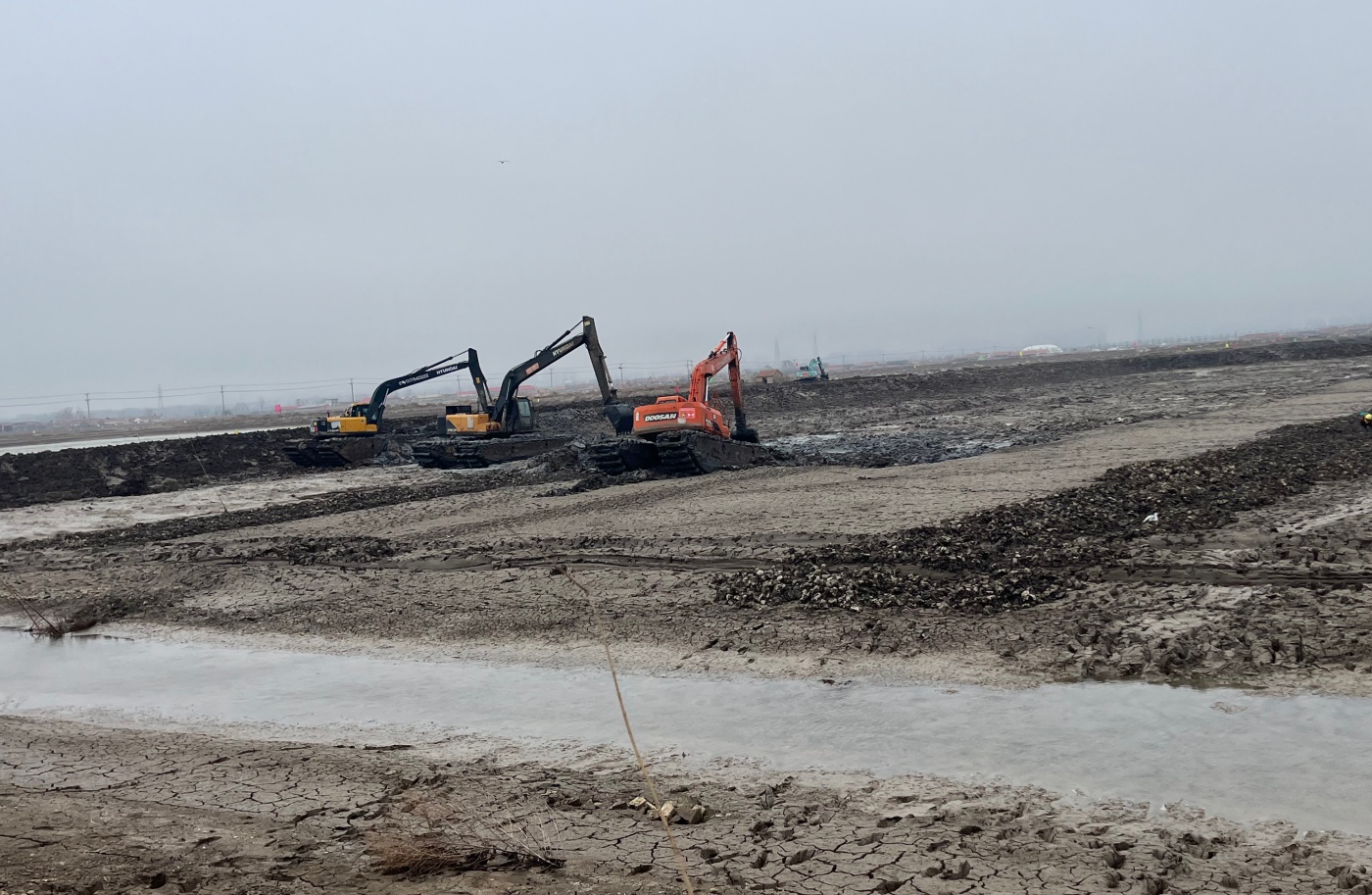 國(guó)信光伏區(qū)高標(biāo)準(zhǔn)池塘改造_副本